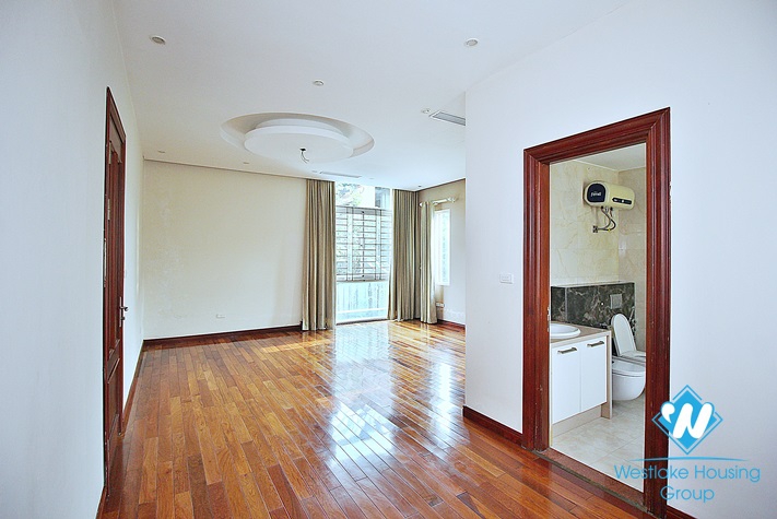 Lake view- House with big terrace for rent in Tay Ho, Hanoi